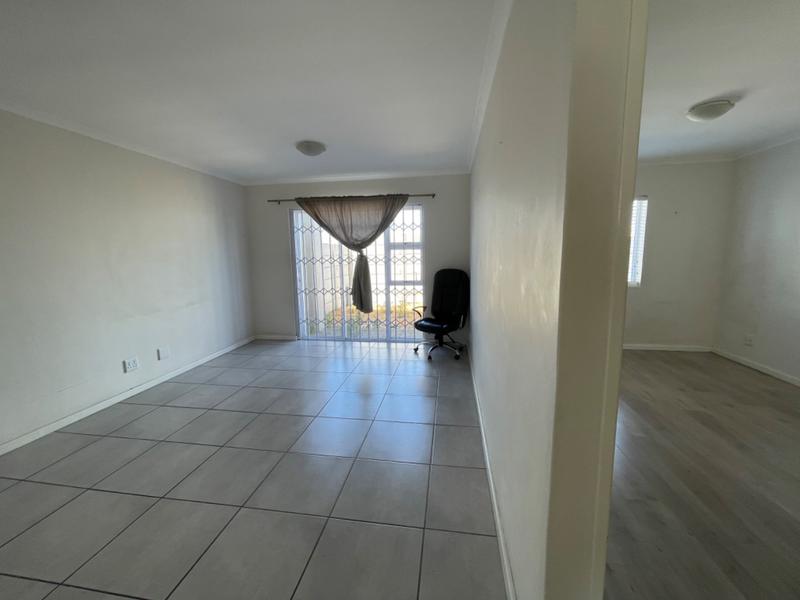 2 Bedroom Property for Sale in Heathfield Western Cape